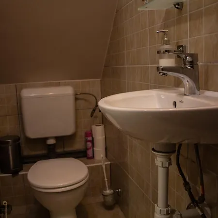 Fitt Maganszallashely ゲストハウス