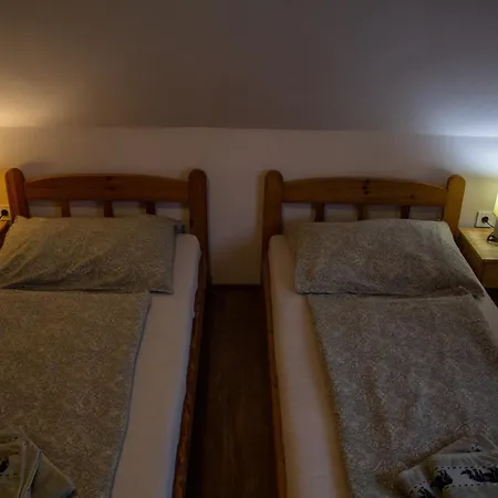 Fitt Maganszallashely 3*