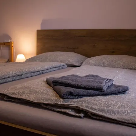 ゲストハウス Fitt Maganszallashely Sásd