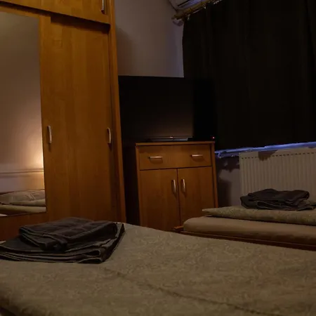 Fitt Maganszallashely ゲストハウス