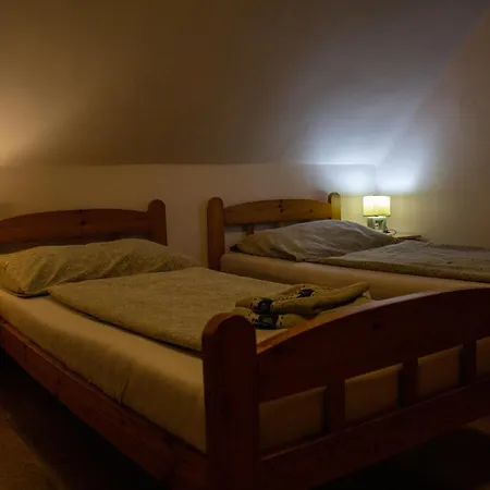 Guest house Fitt Maganszallashely Sasd
