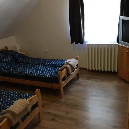 Pensjonat Fitt Maganszallashely Sásd