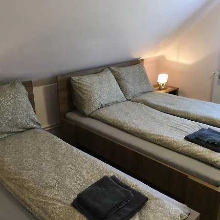 ゲストハウス Fitt Maganszallashely 3*