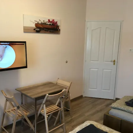 ゲストハウス Fitt Maganszallashely